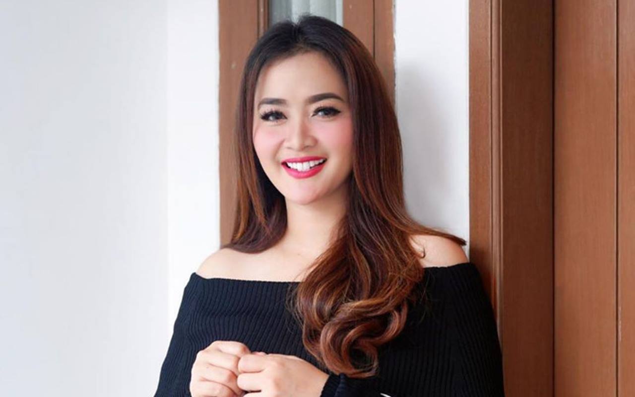 Foto Artis Vega Darwanti - KibrisPDR