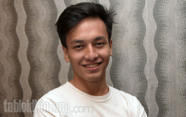 Detail Foto Artis Yang Ganteng Nomer 40