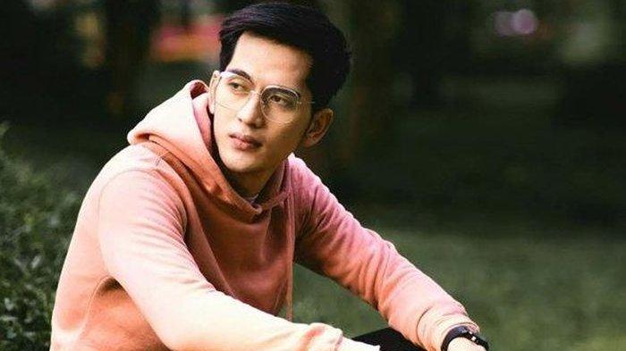 Detail Foto Artis Yang Ganteng Nomer 43