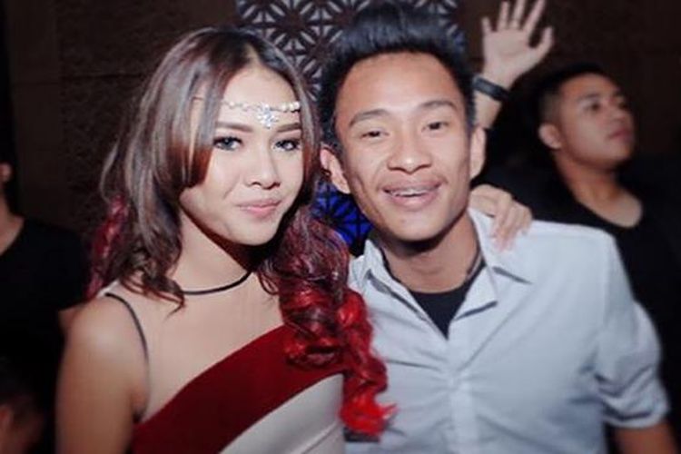 Detail Foto Aurel Hermansyah Dan Pacar Nomer 9