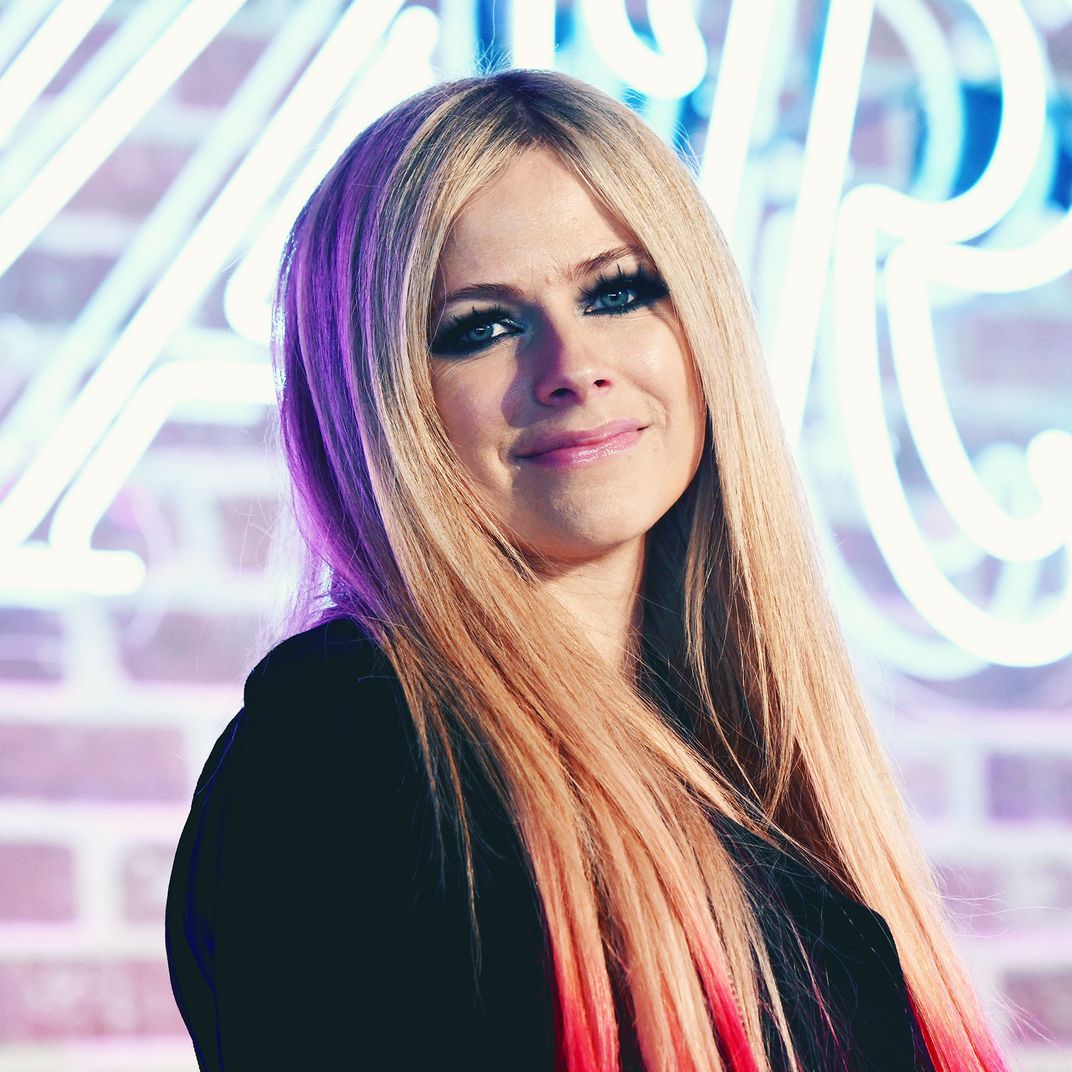 Download Foto Avril Lavigne Nomer 27