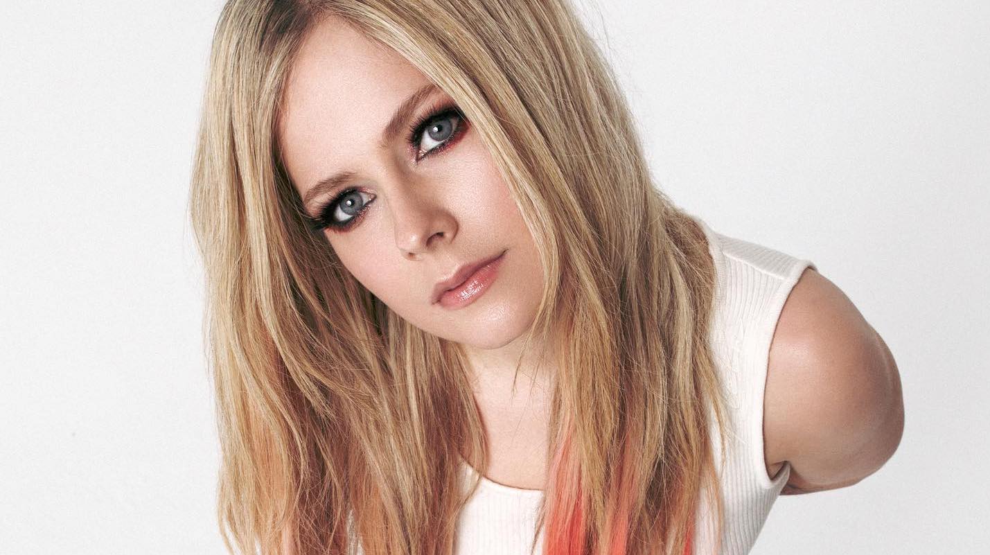 Detail Foto Avril Lavigne Nomer 33
