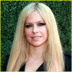 Detail Foto Avril Lavigne Nomer 52