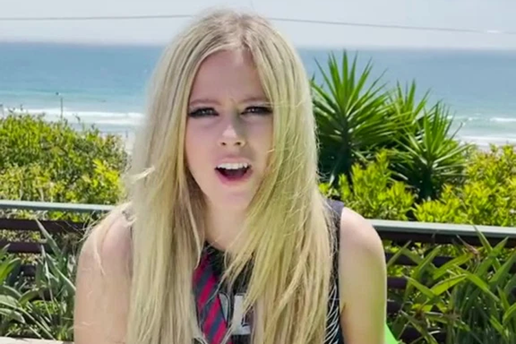 Detail Foto Avril Lavigne Terbaru Nomer 18