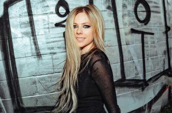 Detail Foto Avril Lavigne Terbaru Nomer 36