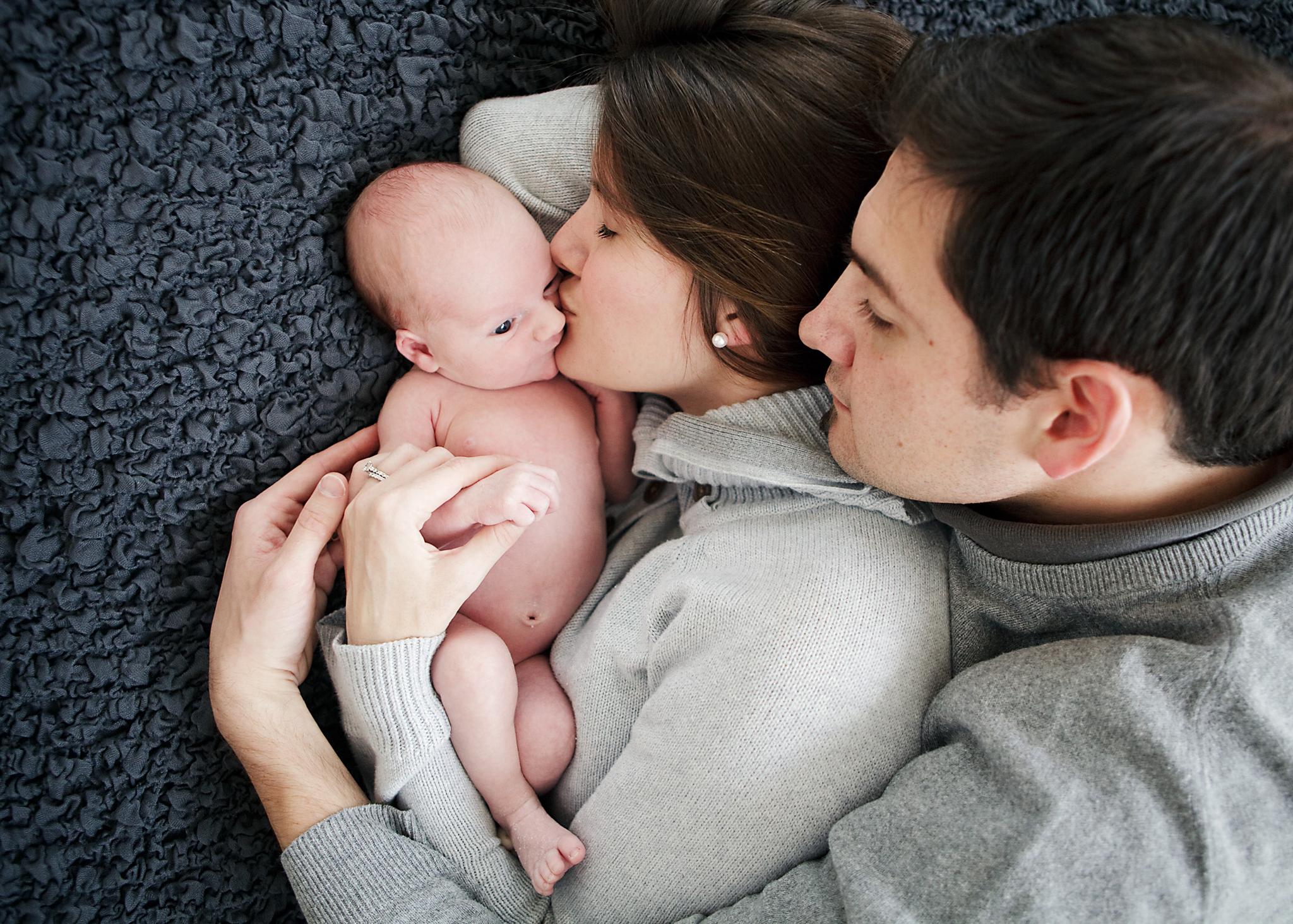 Detail Foto Ayah Ibu Dan Bayi Nomer 2