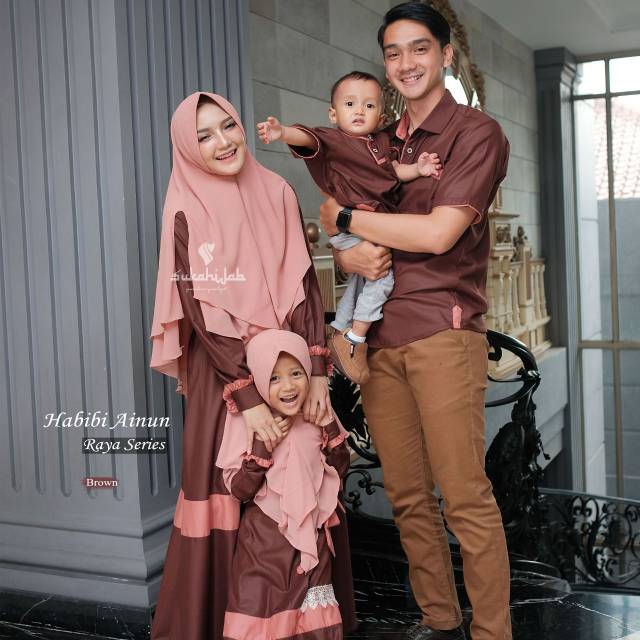 Detail Foto Ayah Ibu Dan Bayi Nomer 13