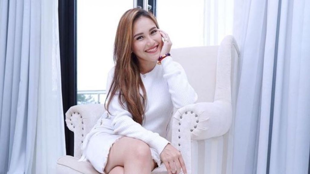 Detail Foto Ayu Ting Ting Di Instagram Nomer 10