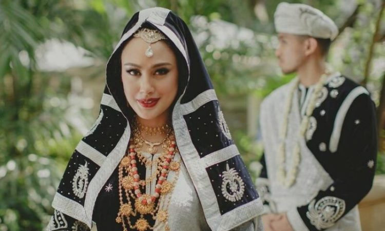 Detail Foto Baju Adat Sumatera Barat Nomer 22