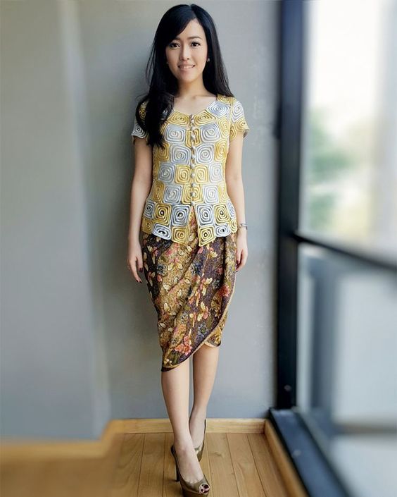 Detail Foto Baju Kebaya Lengan Pendek Nomer 13