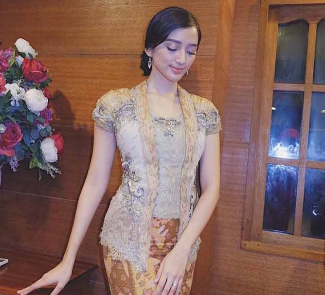 Detail Foto Baju Kebaya Lengan Pendek Nomer 33