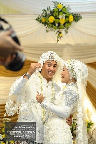 Detail Foto Baju Kebaya Pengantin Nomer 27