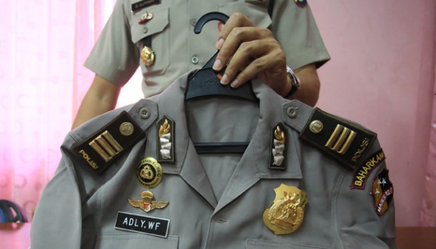 Detail Foto Baju Polisi Nomer 8