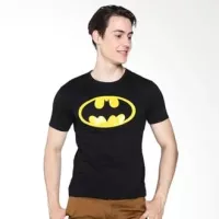 Detail Baju Kaos Batman Nomer 18