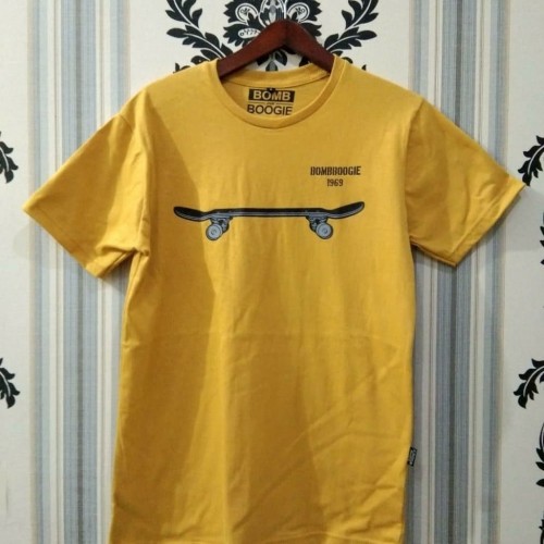 Detail Baju Kaos Pria Warna Kuning Nomer 29