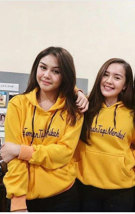 Detail Baju Kapelan Sama Sahabat Perempuan Nomer 25