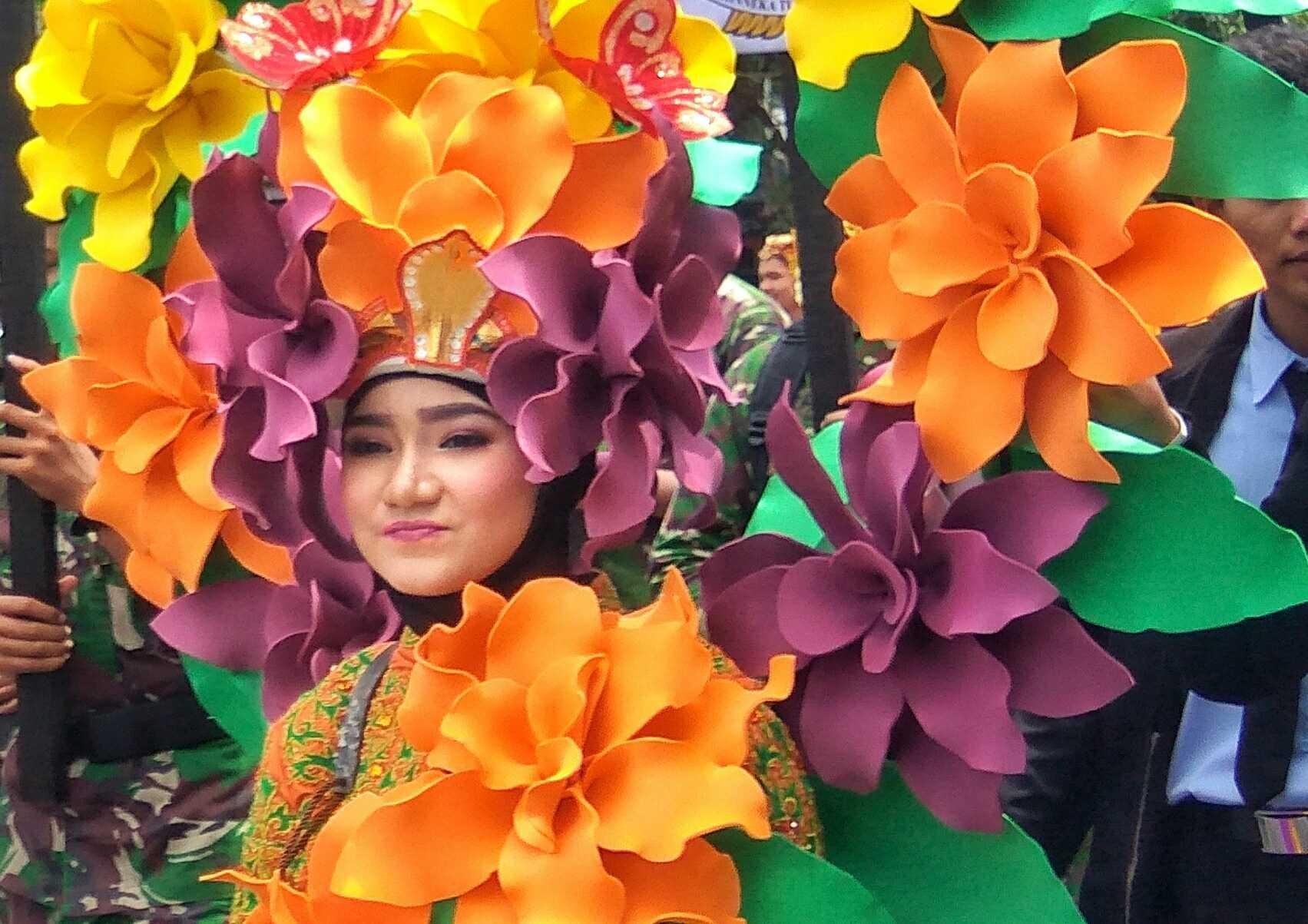 Detail Baju Karnaval Putri Bunga Nomer 26