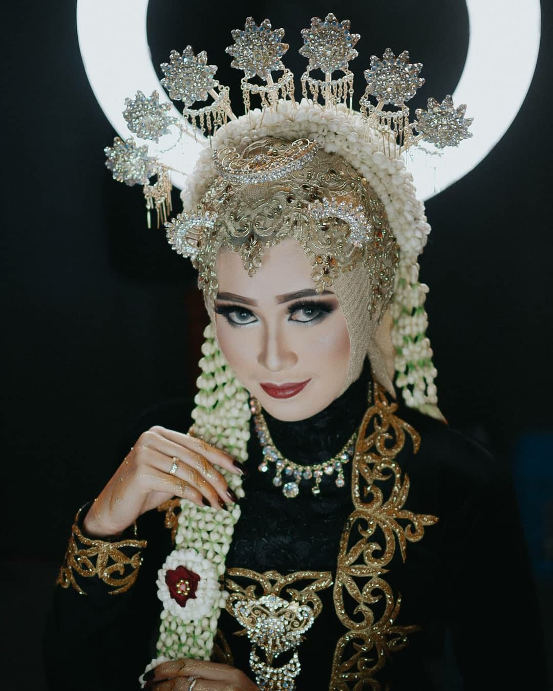 Detail Baju Pengantin Adat Jawa Modern Berhijab Nomer 3