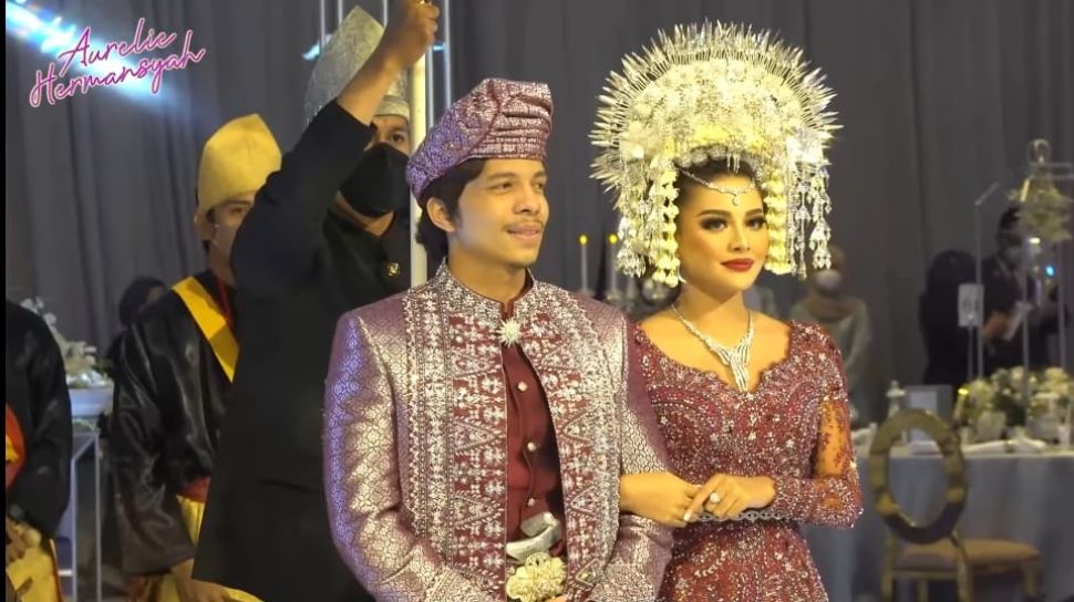 Detail Baju Pengantin Adat Padang Nomer 16