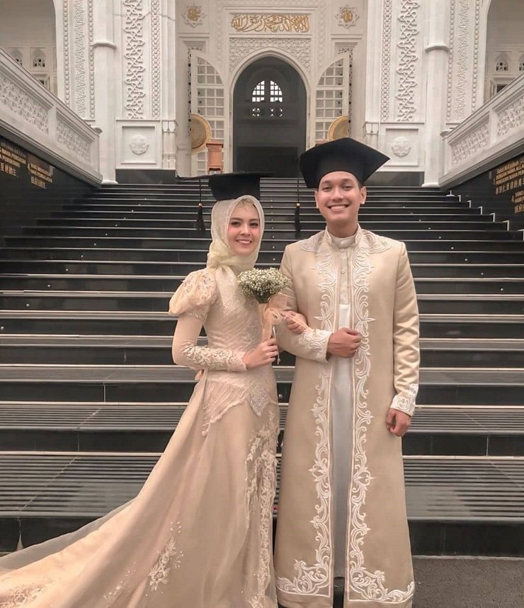 Detail Baju Pengantin Lelaki Warna Putih Nomer 47