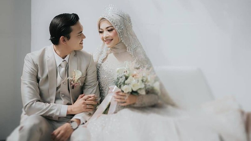 Detail Baju Pengantin Muslimah Mewah Nomer 56