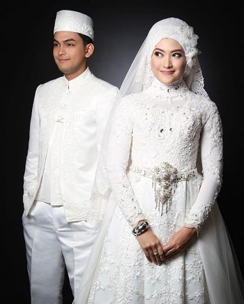 Detail Baju Pengantin Pria Putih Nomer 18