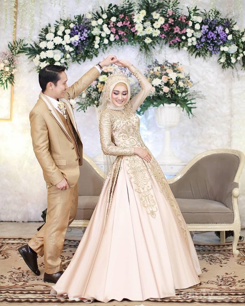 Detail Baju Pengantin Silver Gold Nomer 32