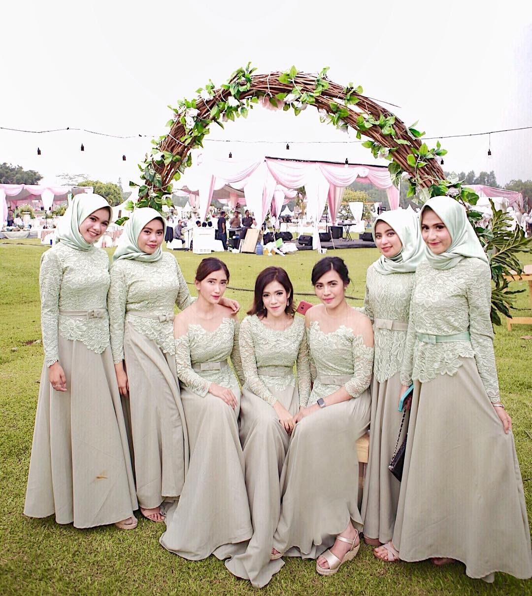 Detail Baju Pengiring Pengantin Nomer 12