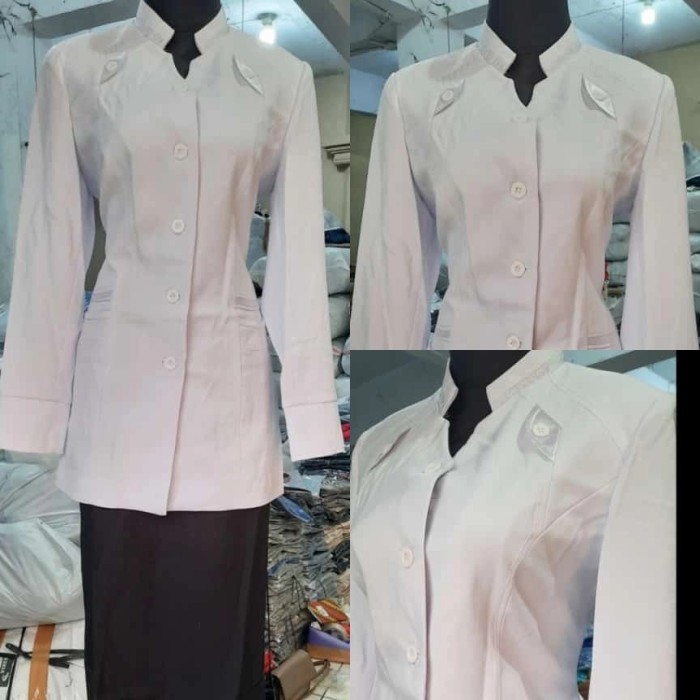 Detail Baju Putih Wanita Nomer 19