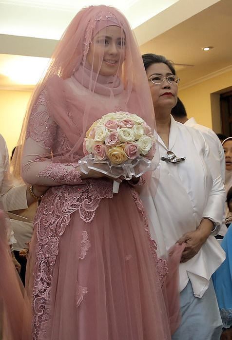 Detail Baju Selayar Pengantin Hijab Nomer 40