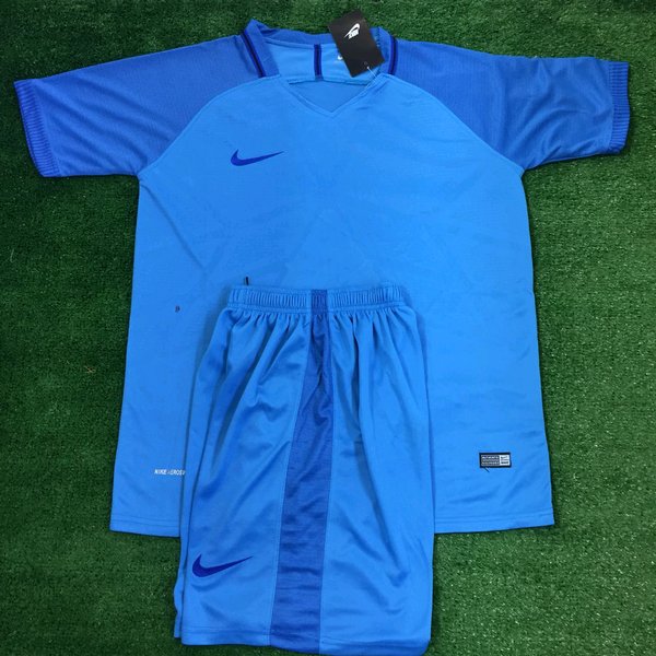 Detail Baju Sepak Bola Polos Nomer 19