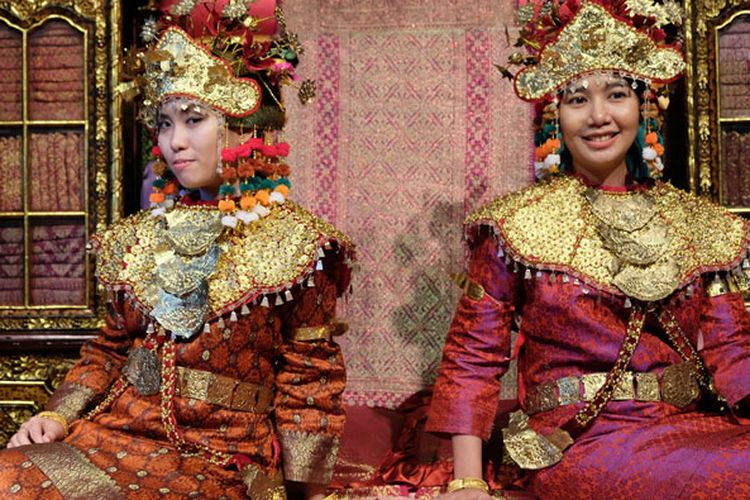 Detail Baju Tradisional Inggris Nomer 51