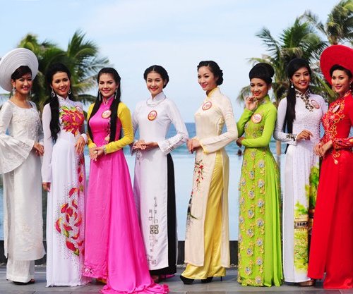 Detail Baju Tradisional Vietnam Perempuan Nomer 2