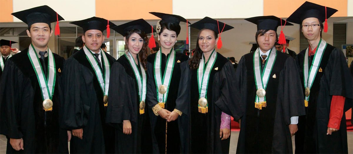 Detail Baju Wisuda Laki Laki Nomer 43