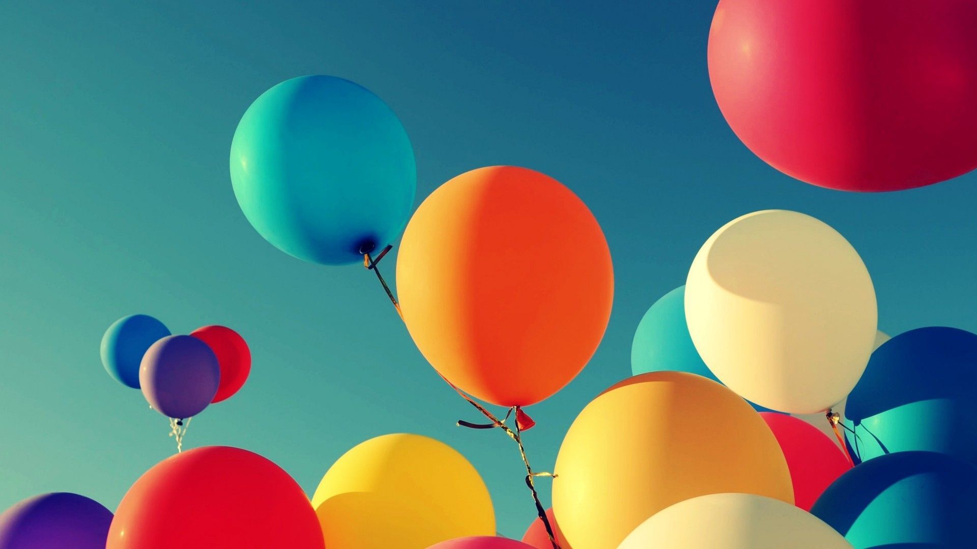 Detail Balloons Wallpaper Nomer 13