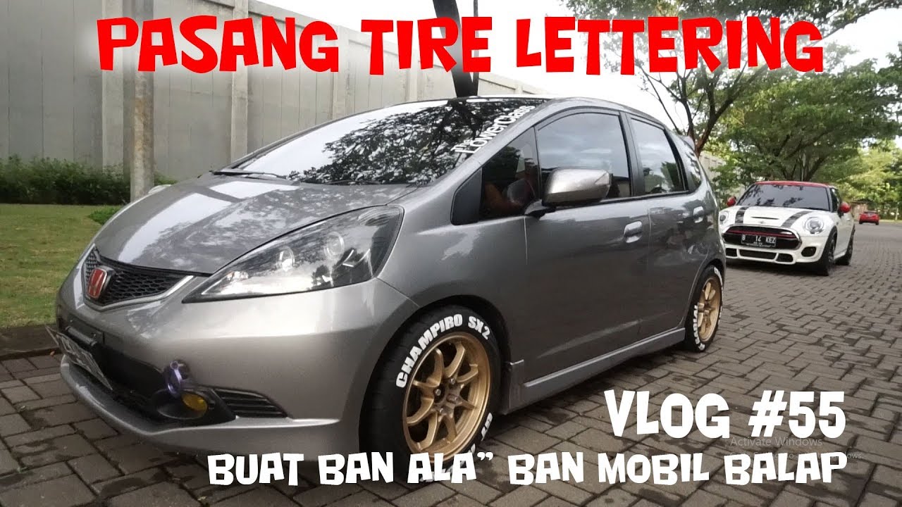 Detail Ban Mobil Balap Nomer 12