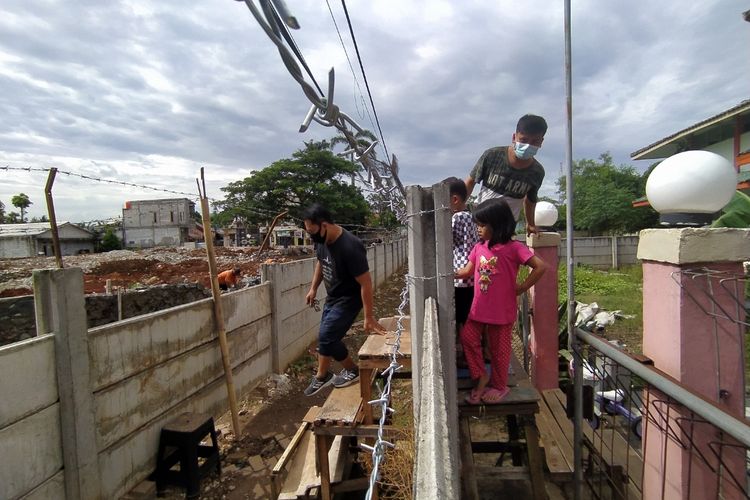 Detail Bangun Tembok Belakang Rumah Nomer 24