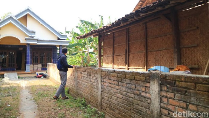 Detail Bangun Tembok Belakang Rumah Nomer 35