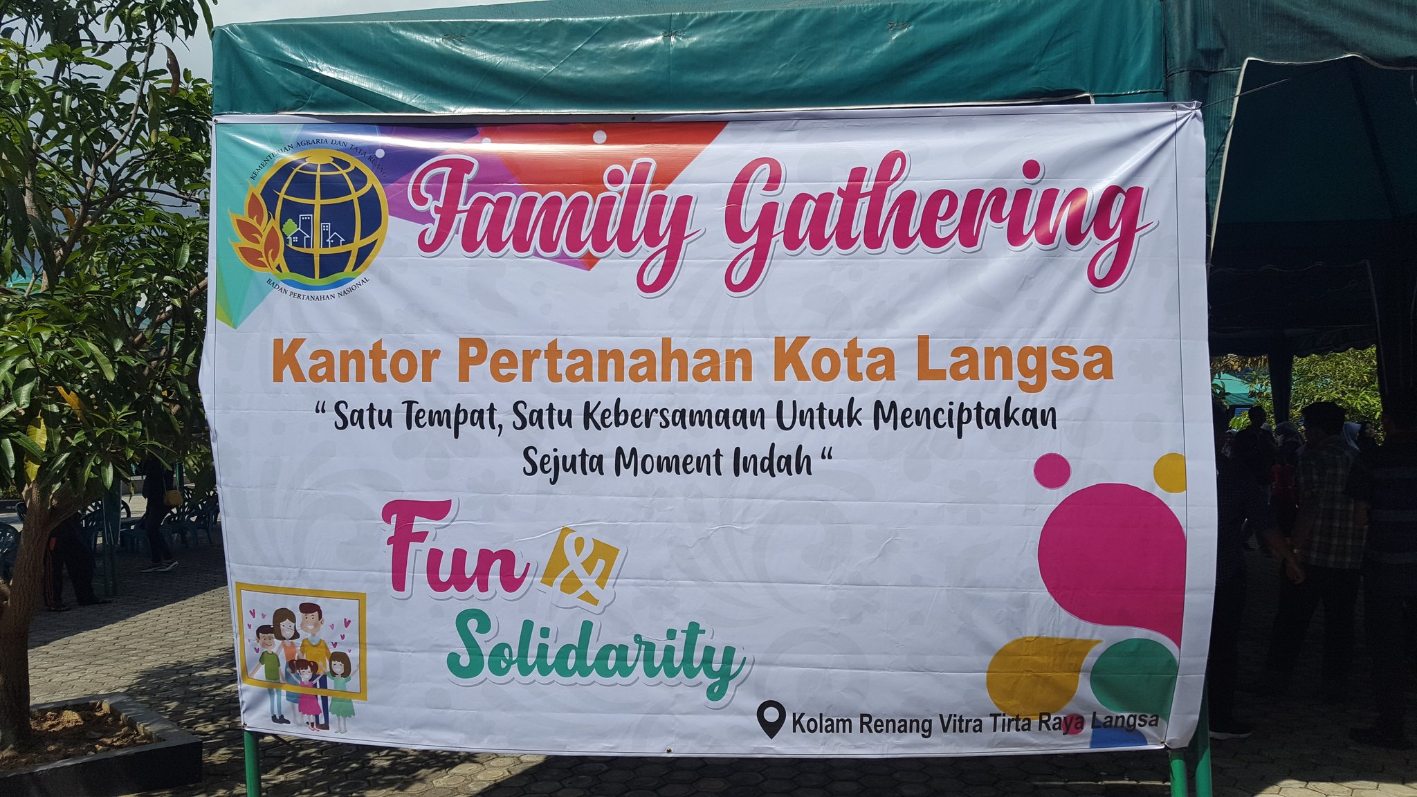 Detail Banner Family Gathering Keren Nomer 35