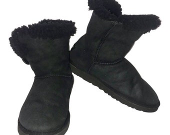 Detail Ugg Mit Kette Nomer 14