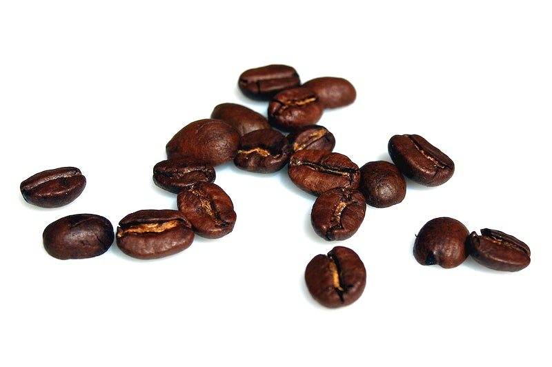 Detail Coffee Beans Falling Nomer 11