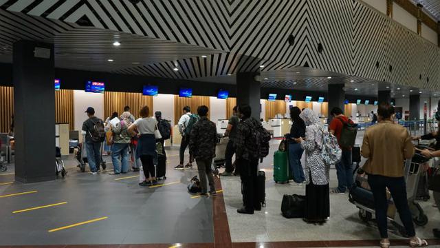 Detail Foto Bandara Juanda Sby Nomer 28