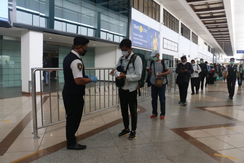 Detail Foto Bandara Juanda Sby Nomer 32