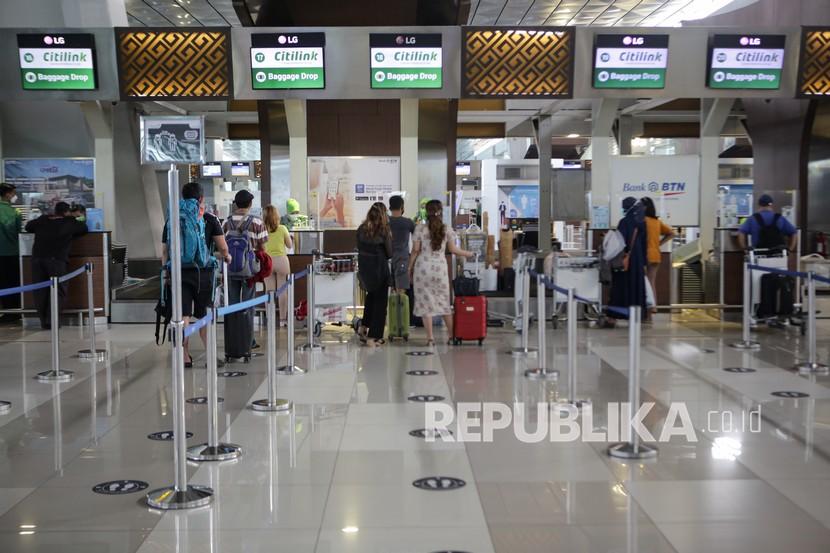 Detail Foto Bandara Soekarno Nomer 42