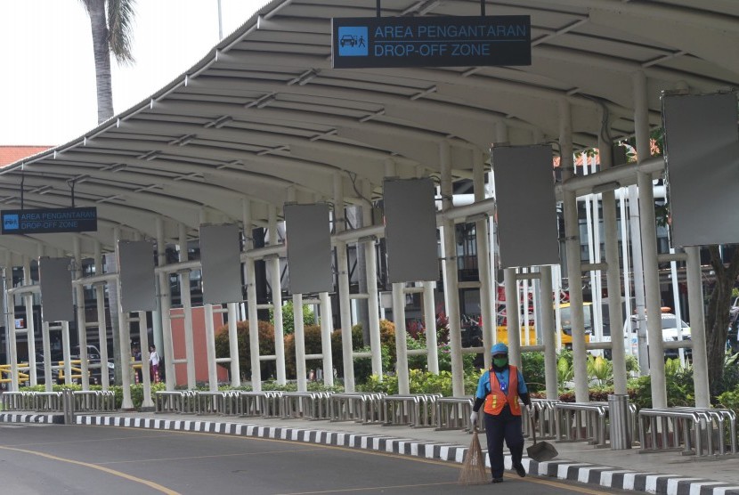 Detail Foto Bandara Soekarno Nomer 45