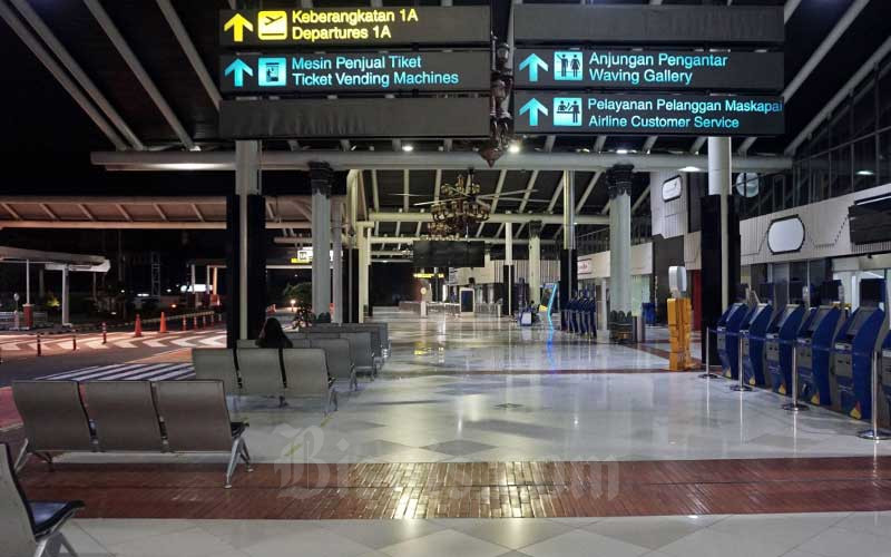 Detail Foto Bandara Soekarno Hatta Malam Hari Nomer 10