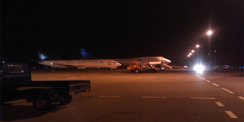 Detail Foto Bandara Soekarno Hatta Malam Hari Nomer 18