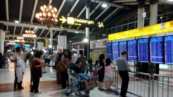 Detail Foto Bandara Soekarno Hatta Malam Hari Nomer 19