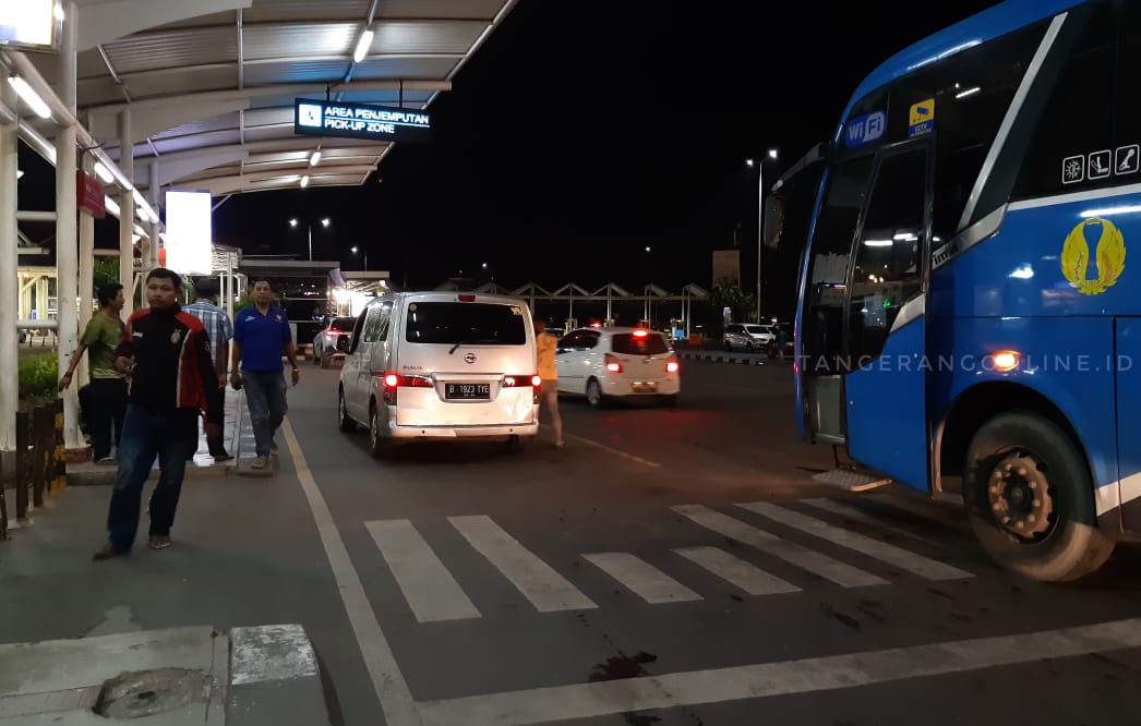 Detail Foto Bandara Soekarno Hatta Malam Hari Nomer 25