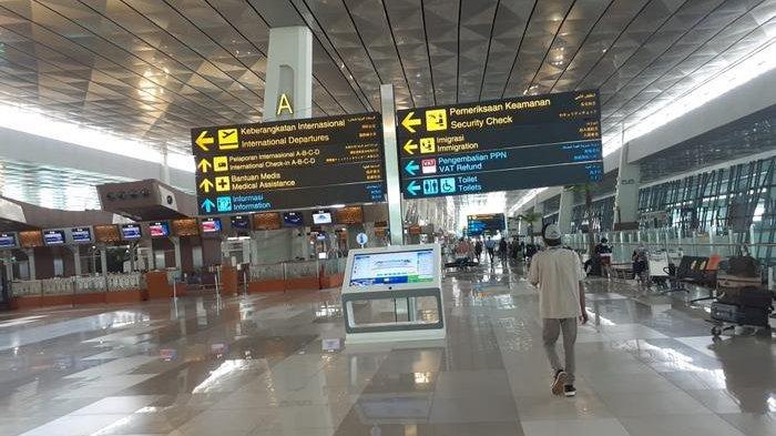 Detail Foto Bandara Soekarno Hatta Malam Hari Nomer 29